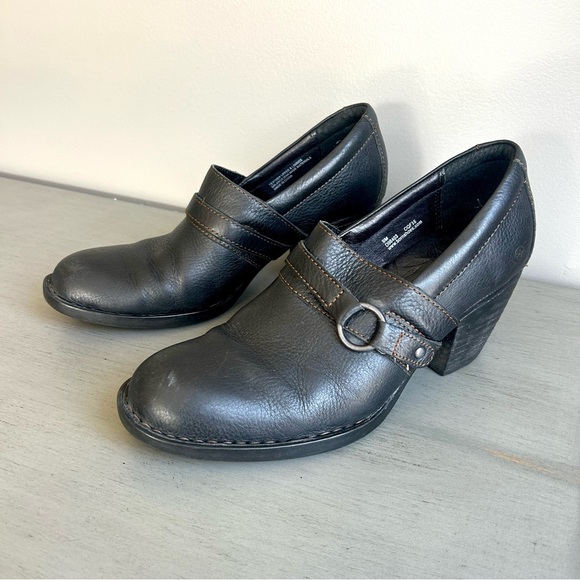 Born Black Leather Ankle Boots Booties Size 9 Block Heel Slip On Strap Moto - Picture 1 of 15